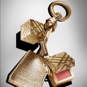 Burberry luggage tag